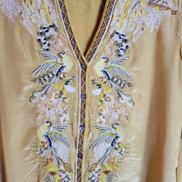 Sundance Yellow Embroidered Bird Floral Tunic Blouse With Bell Sleeves Ladies XS - Picture 4 of 9